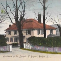 Roslyn, RI009.jpg